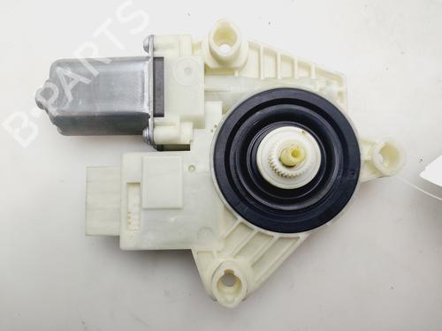 Used Right rear window motor SKODA RAPID (NH3, NK3, NK6) [2012-2022]  32228136