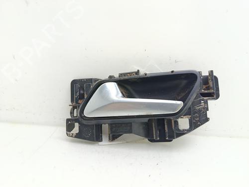 Used Front left interior door handle PEUGEOT 3008 II SUV (MC_, MR_, MJ_, M4_) [2016-2025]  28089997