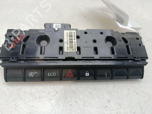 Used Warning switch Warning switch RENAULT CLIO V (B7_) 1.5 Blue dCi 85 (B7AG) (86 hp) 33952243 33952243