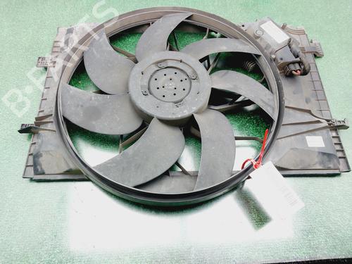 Used Radiator fan MERCEDES-BENZ C-CLASS (W203) C 220 CDI (203.006) (136 hp) 30621569