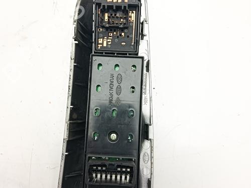Left front window switch KIA SPORTAGE II (JE_, KM_) 2.0 CRDi 4WD | BP24365822I27