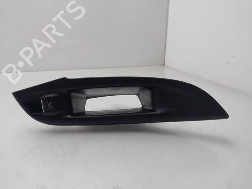 Fensterheberschalter rechts hinten für Fensterheberschalter rechts hinten FORD FOCUS III 1.0 EcoBoost (125 hp) 39881696 39881696