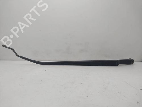 Used Front windshield wiper arm Front windshield wiper arm 39595761 39595761