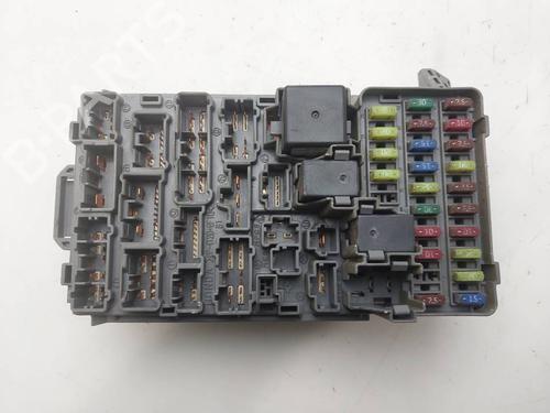 Used Fuse box Fuse box 38747198 38747198