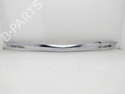 Used Tailgate handle OPEL ASTRA H (A04) 1.7 CDTI (L48) (100 hp) 30481962