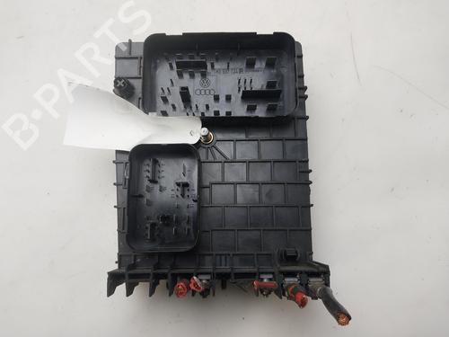 Used Fuse box Fuse box 37026596 37026596