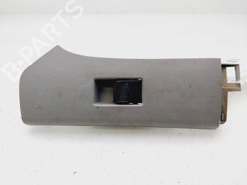 Used Right front window switch TOYOTA YARIS (_P9_) 1.4 D-4D (NLP90_, NLP90R) (90 hp) 30467100