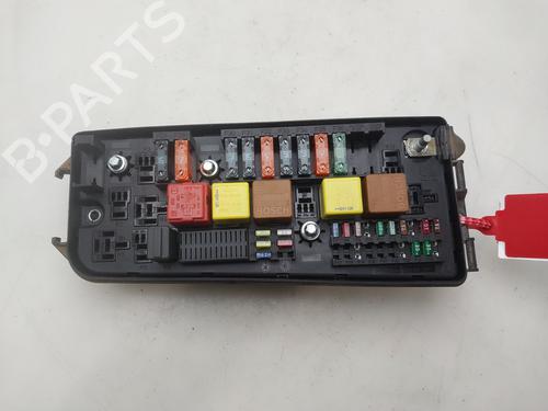 Used Fuse box Fuse box 37697147 37697147