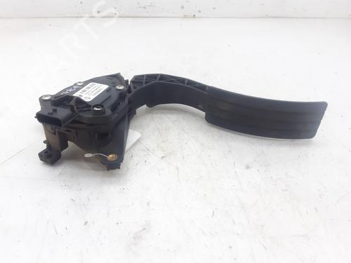 Pedal RENAULT CLIO IV Estate Van (KH_) 1.5 dCi 90 (90 hp) 8668304
