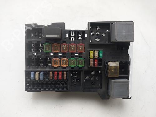 Used Fuse box Fuse box 38168656 38168656