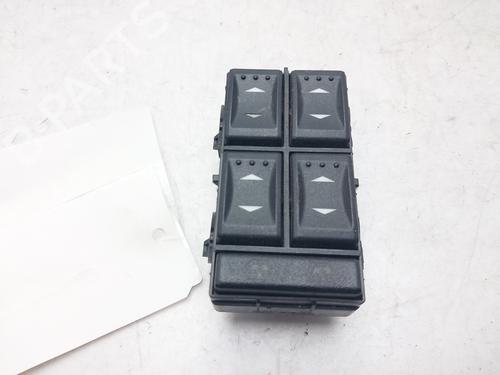 Used Left front window switch FORD MONDEO III (B5Y) 2.0 16V TDDi / TDCi (115 hp) 13209775