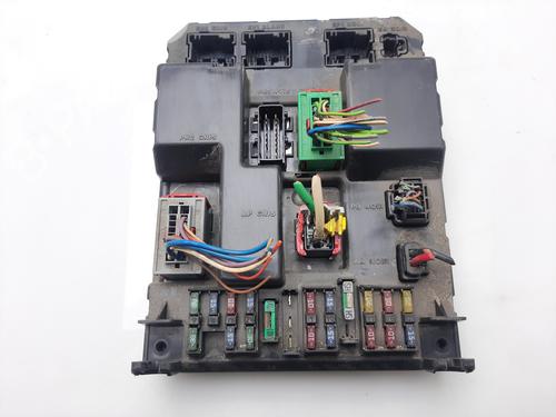 Fuse box PEUGEOT 307 (3A/C) 2.0 HDi 90 (90 hp) 17955646