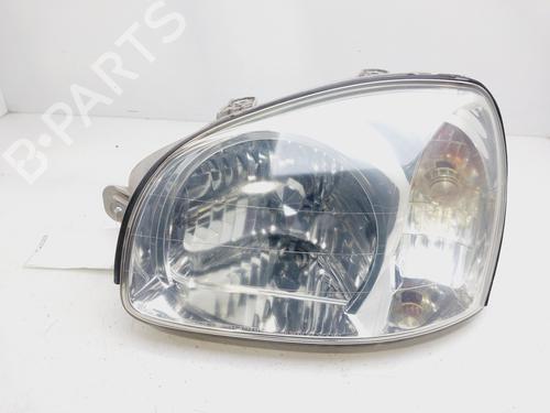 Used Left headlight HYUNDAI SANTA FÉ I (SM) 2.4 16V (146 hp) 22701554