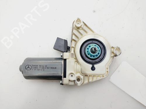 Rudehejsemotor forskærm venstre MERCEDES-BENZ A-CLASS (W169) A 180 CDI (169.007, 169.307) (109 hp) 30614087