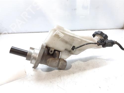 Used Brake master cylinder KIA SPORTAGE IV (QL, QLE) 1.7 CRDi (116 hp) 8334066