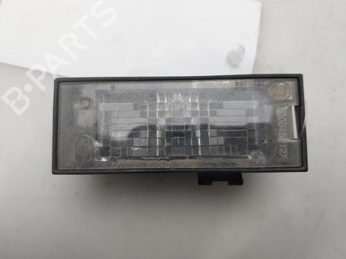 Luz matrícula Luz matrícula RENAULT LAGUNA III (BT0/1) 2.0 dCi (BT07, BT0J, BT14, BT1A, BT1S) (131 hp) 34611736 34611736
