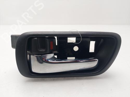 Used Rear left interior door handle Rear left interior door handle TOYOTA COROLLA Verso (ZER_, ZZE12_, R1_) 2.2 D-4D (AUR10_, AUR10R) (136 hp) 33219205 33219205