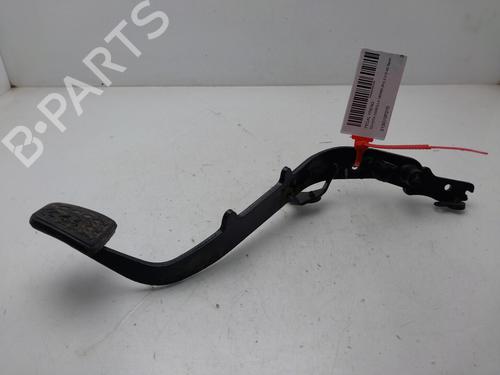 Used Clutch pedal TOYOTA COROLLA Verso (ZER_, ZZE12_, R1_) 2.2 D-4D (AUR10_, AUR10R) (177 hp) 27647066