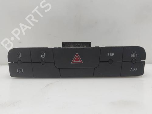Used Warning switch Warning switch SEAT IBIZA IV (6J5, 6P1) [2008-2017] 39717689 39717689