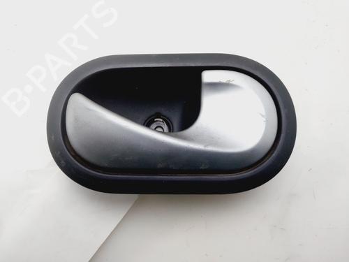 Maniglia interna posteriore destra RENAULT CLIO III (BR0/1, CR0/1) 1.2 16V (BR0P, CR0P) (101 hp) 31209869