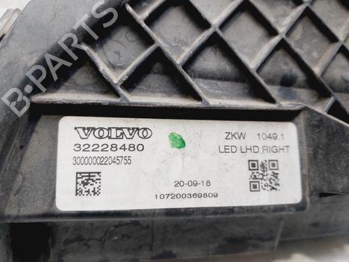 Right headlight VOLVO V40 Hatchback (525)  | BP31670317C29 
