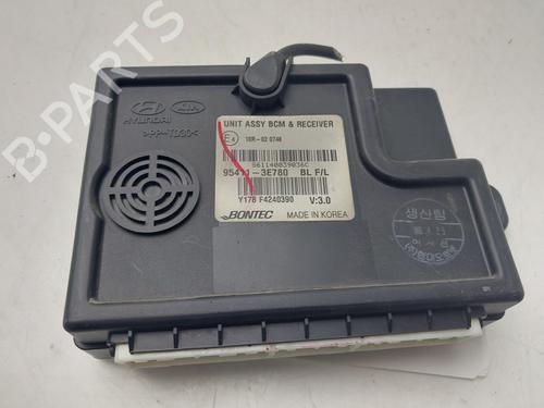 Commande Confort KIA SORENTO I (JC) 2.5 CRDi (163 hp) 30182664