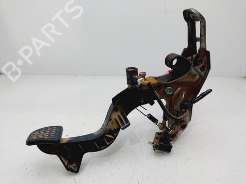 Pédale d'embrayage TOYOTA YARIS (_P9_) 1.4 D-4D (NLP90_, NLP90R) | BP30922231I13