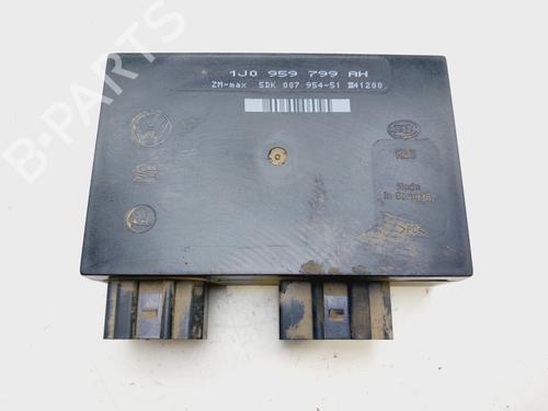 Elektronische module SEAT LEON (1M1) 1.6 (100 hp) 29572645