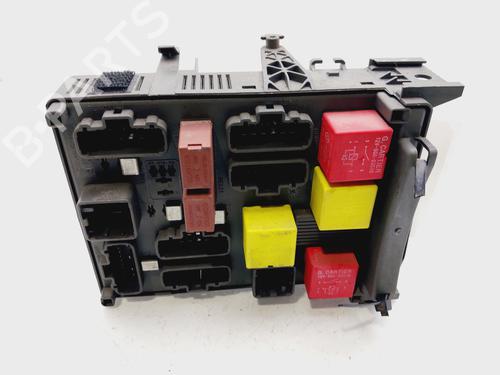 Fuse box RENAULT LAGUNA II (BG0/1_) 1.9 dCi (BG08, BG0G) | BP31877252E1