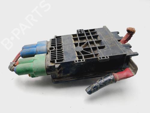 Fuse box RENAULT LAGUNA III (BT0/1) 2.0 dCi (BT07, BT0J, BT14, BT1A, BT1S) | BP31827142E1