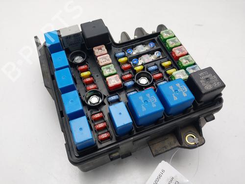 Used Fuse box Fuse box 37438031 37438031