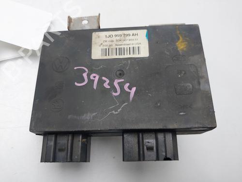 Used Electronic module VW NEW BEETLE (9C1, 1C1) 2.0 (115 hp) 32514971