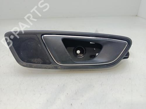 Høyre bak invendig håndtak SEAT LEON (5F1) [2012-2021]  32348371