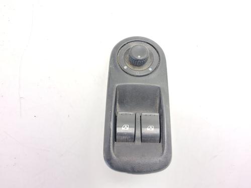 Venstre fortil elrude kontakt Venstre fortil elrude kontakt NISSAN INTERSTAR Van (X70) [2002-2026] 33754838 33754838