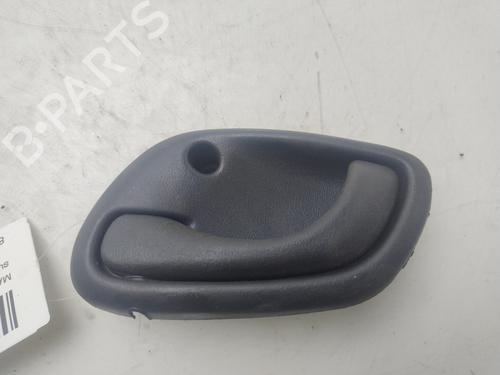 Venstre foran invendig håndtak SUZUKI GRAND VITARA I (FT, HT) [1998-2008]  28090028