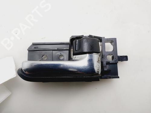 Maneta interior delantera derecha TOYOTA AVENSIS Estate (_T25_) 2.0 D-4D (ADT250_, ADT250R) (126 hp) 32348455