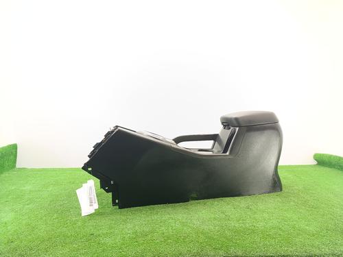 Used Armrest / Center console KIA SPORTAGE III (SL) 1.7 CRDi (116 hp) 28319854