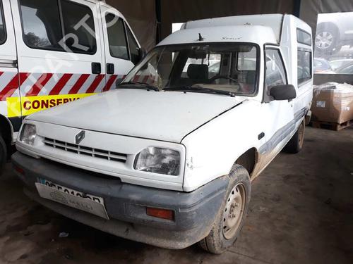 Left headlight RENAULT RAPID Box Body/MPV (F40_, G40_) 1.6 D (F404) | BP5331760C28 