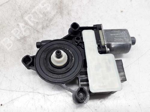 Used Left rear window motor SKODA OCTAVIA III Combi (5E5, 5E6) 2.0 TDI RS (184 hp) 4409129