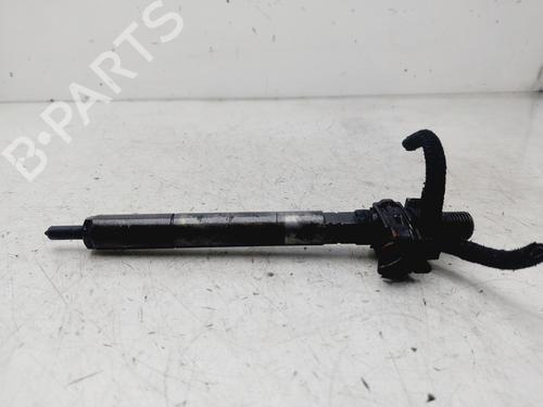 Used Injector MERCEDES-BENZ C-CLASS (W204) [2007-2015]  27668391