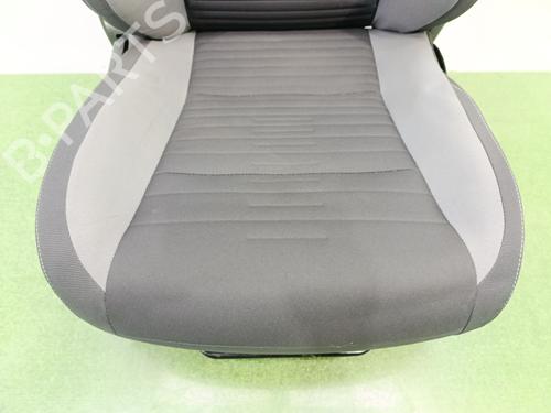 Right front seat TOYOTA AURIS Estate (_E18_) 1.8 Hybrid (ZWE186_, ZWE186R, ZWE186H) | BP31584679C16 