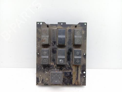 Used Left front window switch LAND ROVER RANGE ROVER II (P38A) 2.5 D 4x4 (136 hp) 24579555