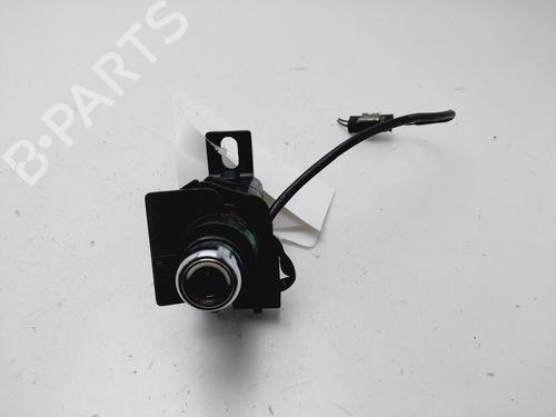 Puxador da tampa da mala MERCEDES-BENZ E-CLASS (W124) E 250 D (124.126, 124.129) (113 hp) 31371617