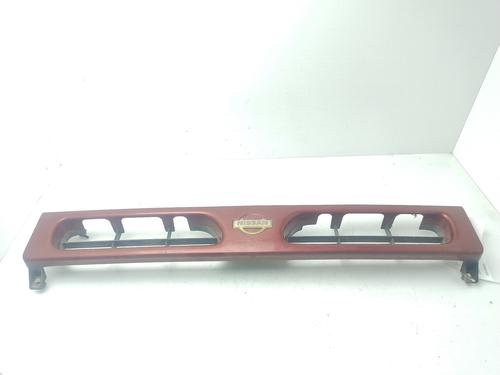 Used Grille FORD MAVERICK (UDS, UNS) 2.7 TD (100 hp) 29408383