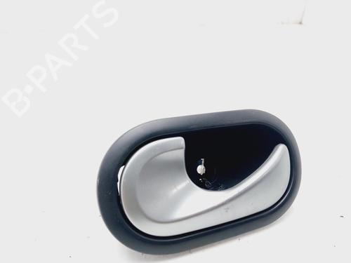 Used Rear left interior door handle RENAULT CLIO III (BR0/1, CR0/1) 1.5 dCi (BR17, CR17) (86 hp) 19518599