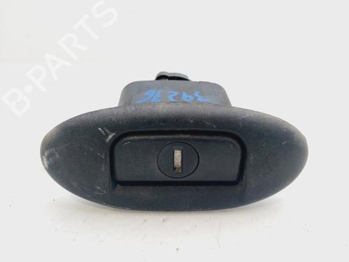 Used Tailgate handle RENAULT MEGANE I Classic (LA0/1_) 1.4 16V (LA0D, LA1H, lA0W, LA10) (95 hp) 29450952