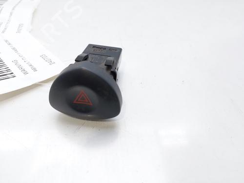 Used Warning switch RENAULT CLIO II (BB_, CB_) 1.2 (BB0A, BB0F, BB10, BB1K, BB28, BB2D, BB2H, CB0A,... (58 hp) 15399421