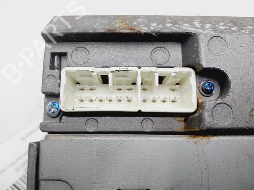 radio-toyota-avensis-saloon-_t25_-2003-2004-2005-2006-2007-2008-2009-32250685 main image