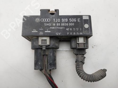 Used Electronic module Electronic module SEAT CORDOBA (6K1, 6K2) [1993-2002] 33951135 33951135