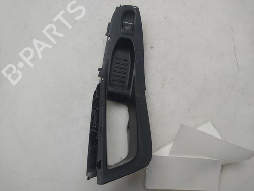 Used Right front window switch Right front window switch FORD FIESTA VI (CB1, CCN) [2008-2026] 33931930 33931930